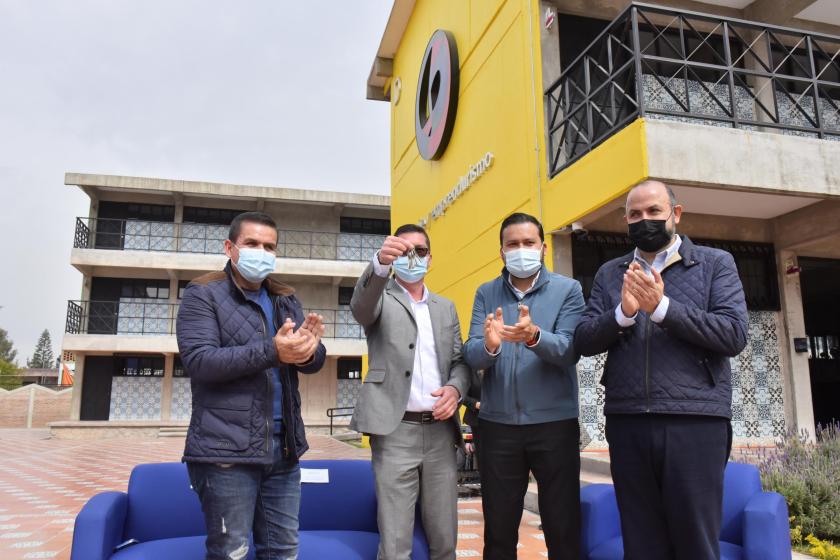 UdeG inaugura edificio de aulas construidas con recursos generados por empresas universitarias