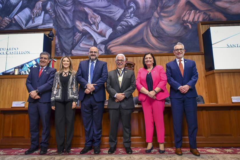 Eduardo Santana Castellón fue reconocido como Maestro Emérito